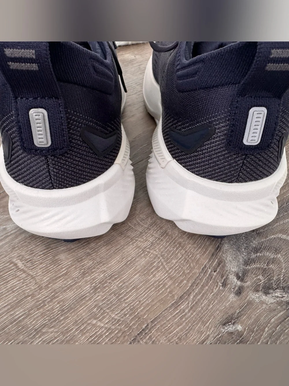 👟💙2026 Brooks Berkshire Hathaway Glycerin GTS 23 Indigo/Bleached Sand/White
